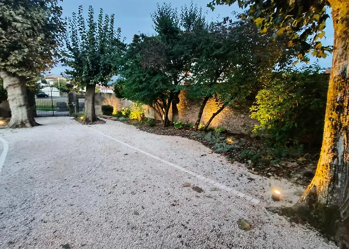 Chez Emma Et Louise - Maison Individuelle Avec Stationnement Gratuit